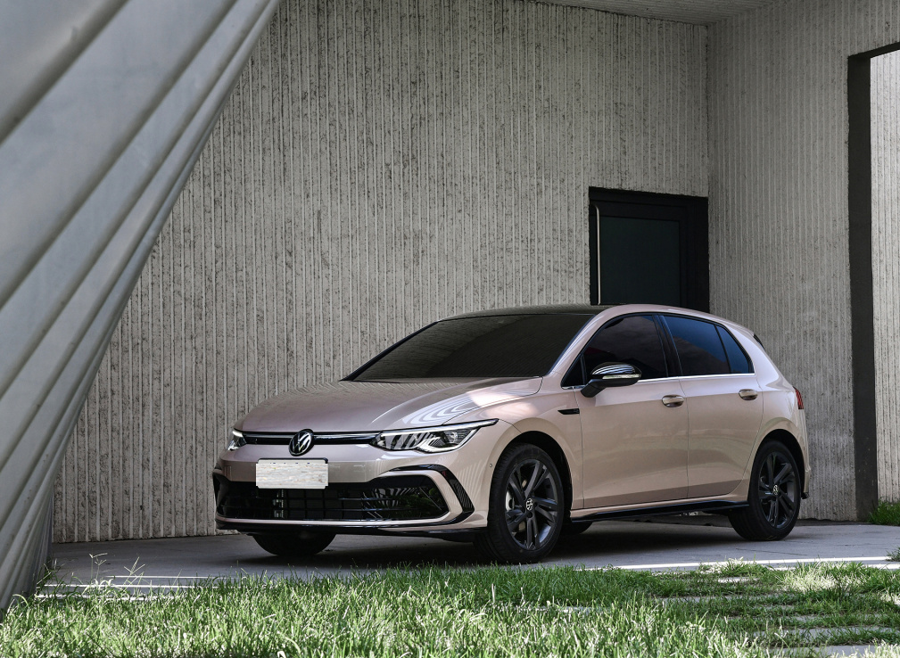 大众汽车|大众的“金字招牌”,上市46年换代6次,8.92万就能入手