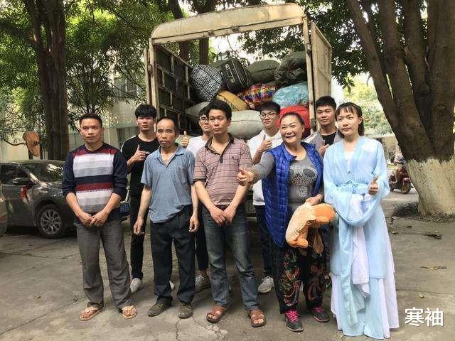 |单亲妈妈收养87个儿女,一人当爹又当妈,20个孩子考上清华北大!