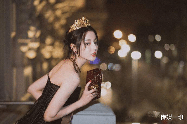 迪丽热巴|迪丽热巴盛世美颜崩了？新广告顶哪吒头，发量少发际线高被槽显老