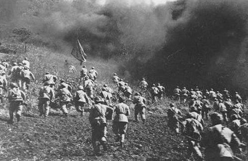 孟良▲空前惨烈的孟良崮战役，双方血战三天三夜，敌我伤亡多少？