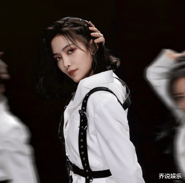 [许佳琪]《青你2》公演结束重新分班，许佳琪降B班，她直接从A降到F