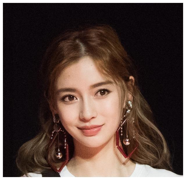Angelababy|杨颖再次被推上风口浪尖，网友：这次，谁都没有冤枉你