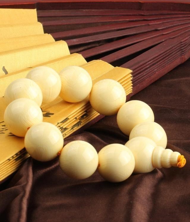 文玩|文玩手串一定要盘？这5种文玩手串，不用盘不用刷，懒人玩家首选