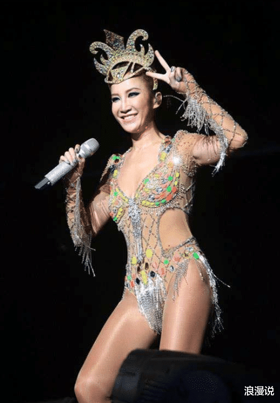 李玟|李玟曾在大婚前爆出“不懂事私房照”，声称误会一场，却无人愿意相信