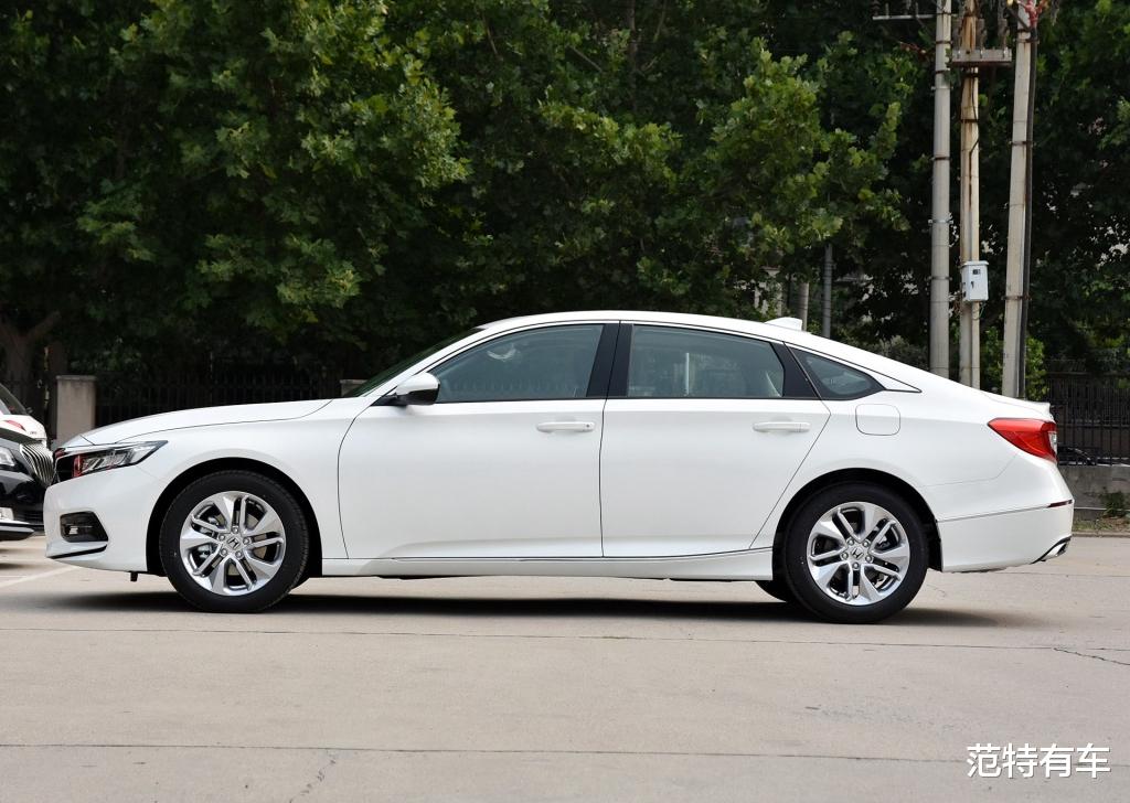 本田雅阁|这才是B级车王，车长4米9，满油1330km，月销近2万，碾压帕萨特