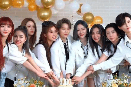 [刘雨昕]刘雨昕镜头被挡，喻言高音跑调，618晚会THE9表演成车祸现场