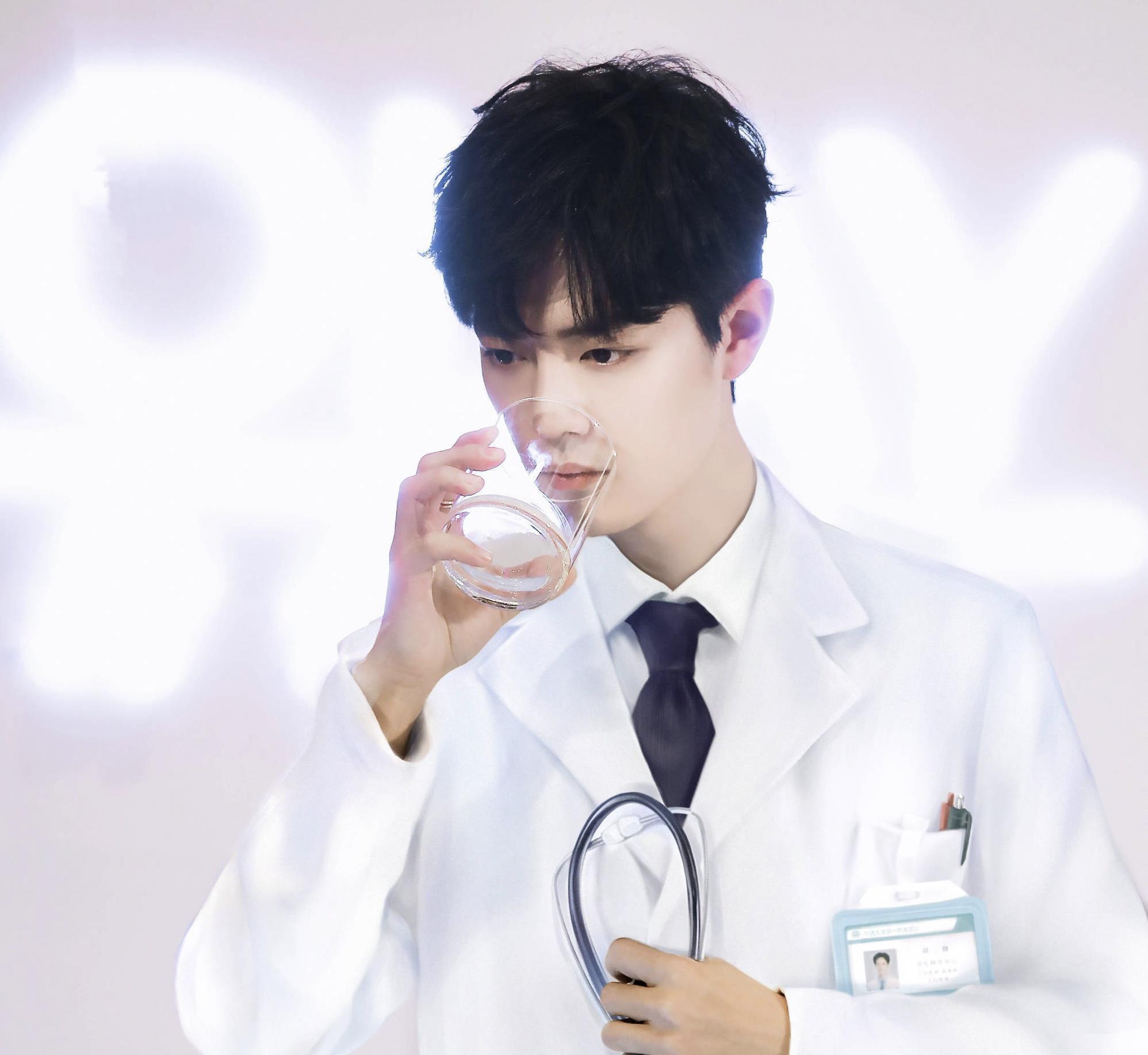 肖战|肖战传来好消息,新剧《余生》即将播出?请勿过嗨,注意谨言慎行