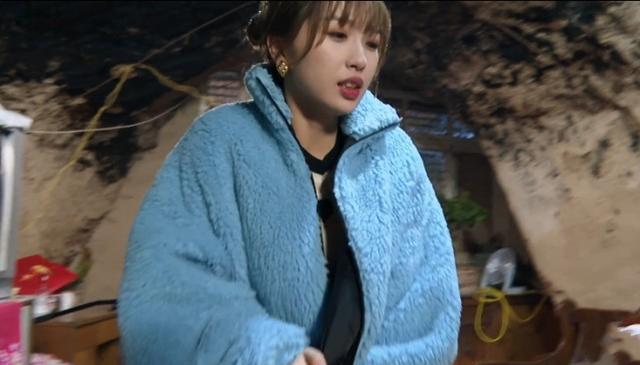 王全安|虞书欣住窑洞冻到发抖,以为没镜头大喊三字,暴露真实大小姐脾气