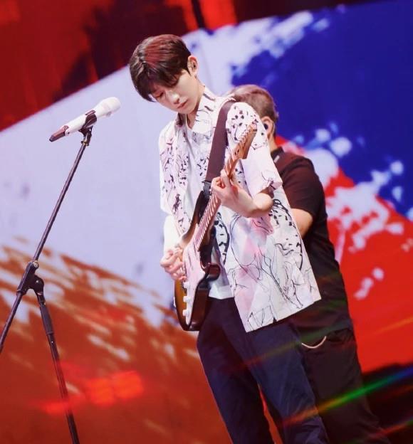 王源|有种“留学失败”叫王源，发育后身高178CM，千玺成队内最矮