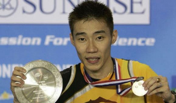 李宗伟：羽毛球名将“抗癌”花费936万，历经33次电疗，如今怎么样了？