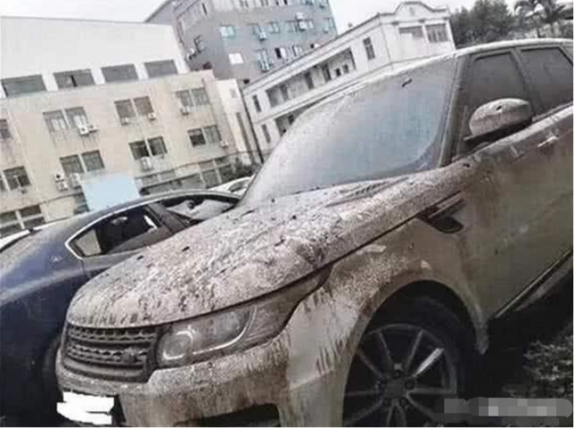 「吉利汽车」广东小伙7万买泡水路虎，惨遭朋友嘲笑，结果白白赚了100万