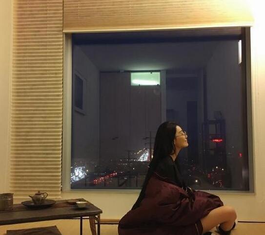 |张馨予分享自己家的装修，老公是个普通人，家里连吊顶都没有做