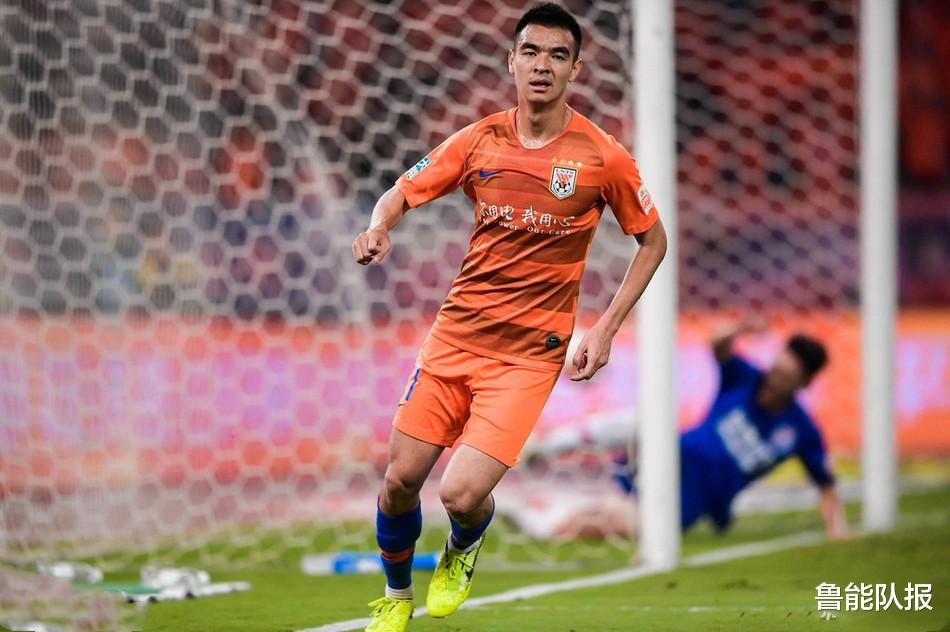 中超：怒了！名记炮轰中超迟迟不开赛：拿鸡毛当令箭，与利益交割有关系