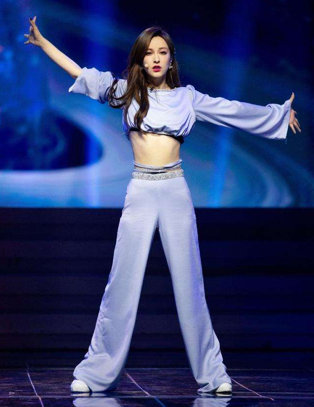 吴昕|吴昕瘦了好多，现身杜海涛火锅店，路人生图37岁状态太真实