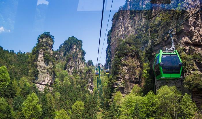 张家界|乘坐一次要28分钟，是世界最长的高山客运索道，中外游客络绎不绝