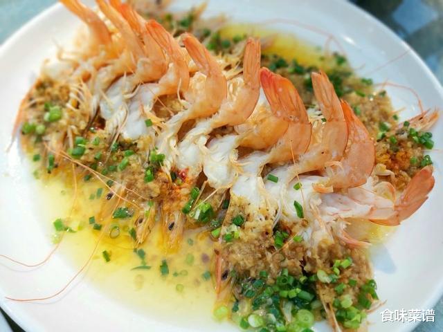 菜花|老丈人办升学宴,我随礼一千元,看看他安排的这桌菜,值多少钱?