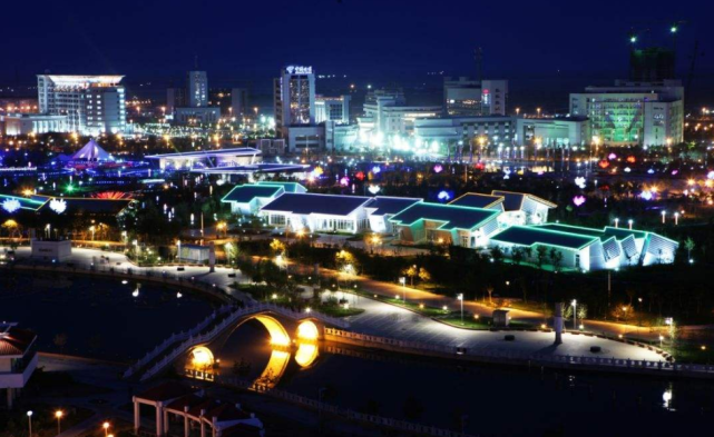 『深圳市』中国唯一用石油来命名的城市，GDP堪比深圳，风景壮丽却鲜为人知