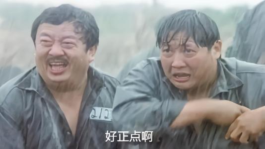 「金鹰」成龙：别看这部电影阵容豪华，里面的演员都是黑社会用枪逼着拍的