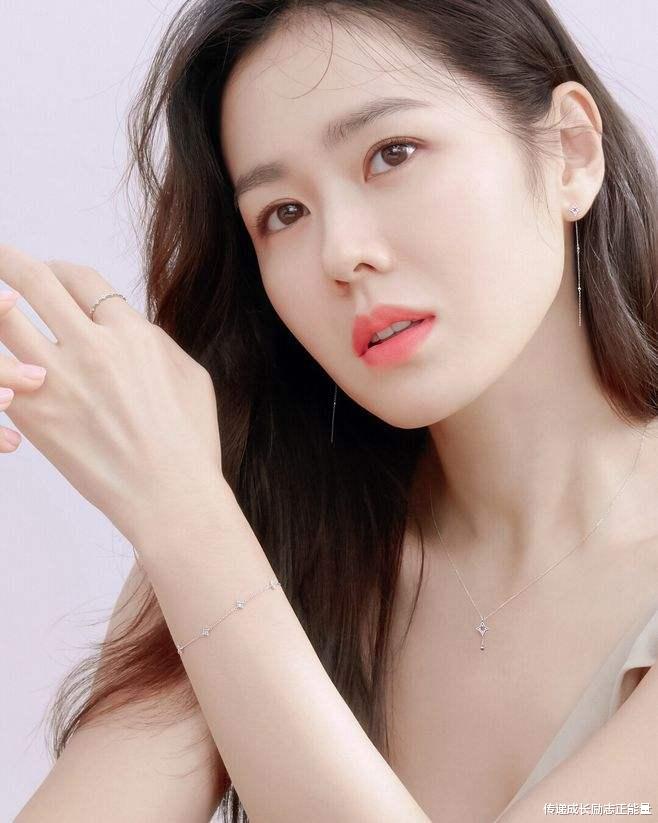 「孙艺珍」2020全球百大最美女性评选孙艺珍夺冠，年近40岁的她美丽动人