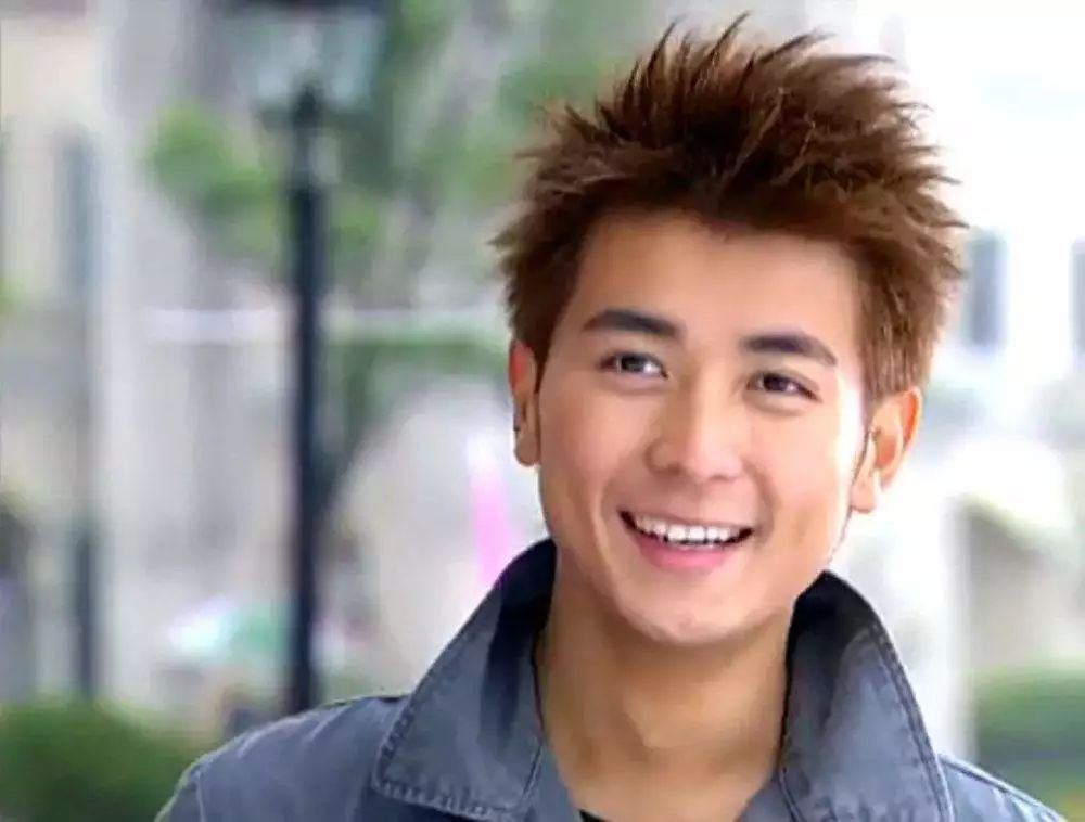 小时候觉得很好看,长大后却不忍直视的这些角色,尔康霍水仙都上榜!