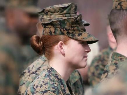 「」美国女兵为何怀孕率剧增?背后原因让人震惊,网友:太惨了