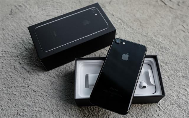 iPhone 7@从5388跌至2299，最廉价的iPhone诞生，看似便宜实在鸡肋