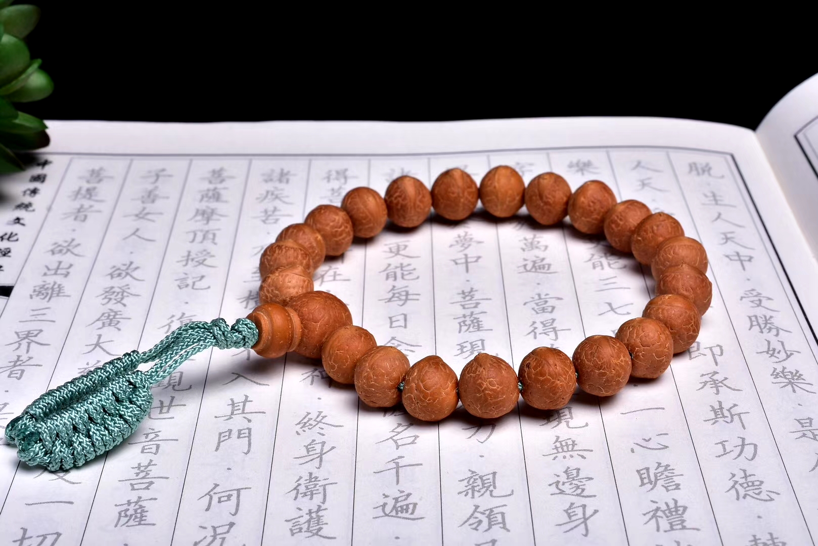 『文玩』五种主流文玩的盘玩方法，按照以下的几点去做，文玩想盘脏盘坏都难