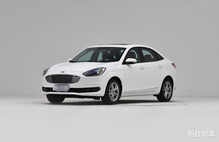 福特福睿斯|福特彻底不要“面子”了！油耗低至5.7L，从8.08万跌至5.78万