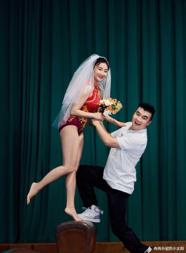 武田真治@爱情终究败给了现实,何雯娜出阁宴只有两桌,母亲气的流眼泪