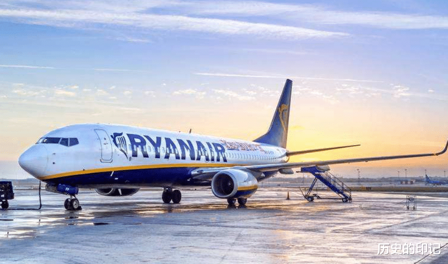 『巴基斯坦』帮了我国大忙!151吨大飞机因迫降我国西北,还把飞机免费送我国