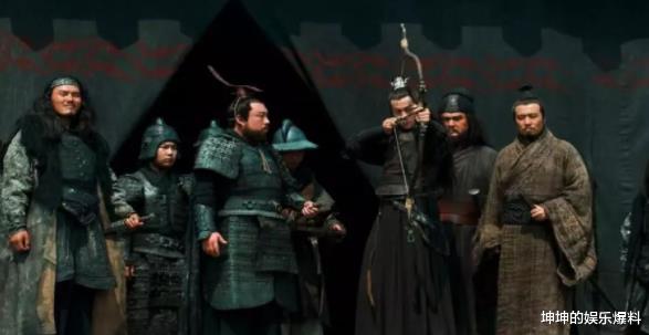 苏联▲曹操处死吕布时,郭嘉明明就在身旁,为何偏要征求刘备意见?