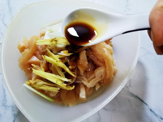 「西兰花」关晓彤晒出减肥食谱，全是妈妈亲自搭配，难怪个高还那么瘦，服气