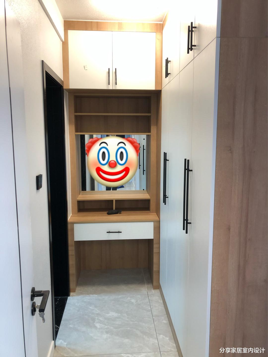 |新房三个月装修完工，墙面贴墙布很漂亮，餐厅设卡座非常实用！