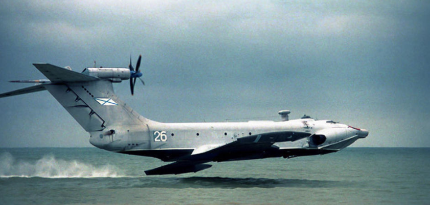 #飞行器#装备了8台发动机，起飞重量达500吨，美国航母遇到它都得绕道走