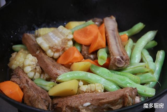 排骨|天气太热，就做了一个菜，母女3人吃得香，网友：这妈妈真会偷懒