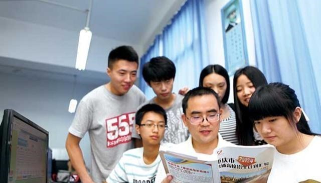 考研|考研党哭诉：后悔报考这几个专业，本科读四年不考研仍没有出路！