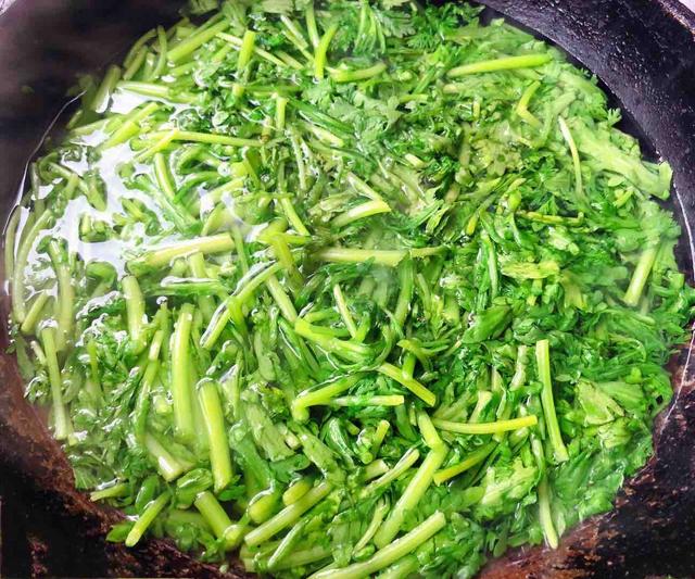 香菇：五月，少吃猪肉多吃它，3元一斤，吃一天刮三天油，女人要多吃