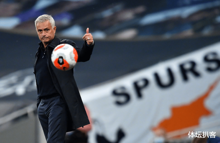 热刺▲1-3,英超爆出大冷门:热刺崩盘,争4彻底掉队,狂人当场黑脸!