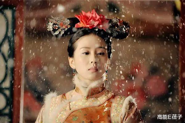 杨幂|爷青回!杨幂刘诗诗同框坐一张凳子,还与陈伟霆热聊关系变好?