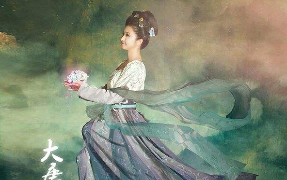国家宝藏|佟丽娅在《国家宝藏》中所穿着的汉服，居然还藏着这些秘密？