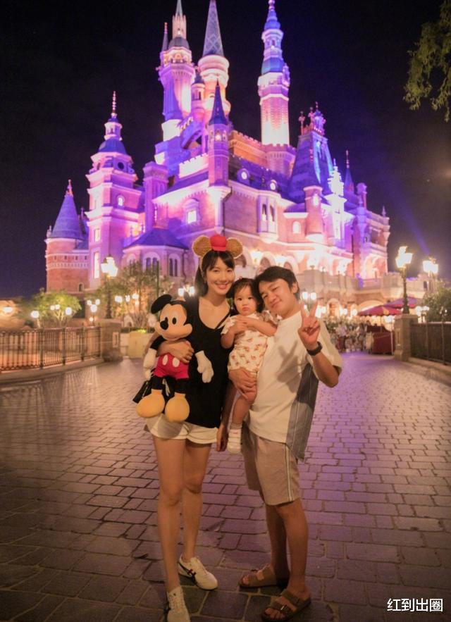 李亚男|王祖蓝老婆李亚男晒超美孕肚照，怀孕进程已过半，宝宝性别疑曝光