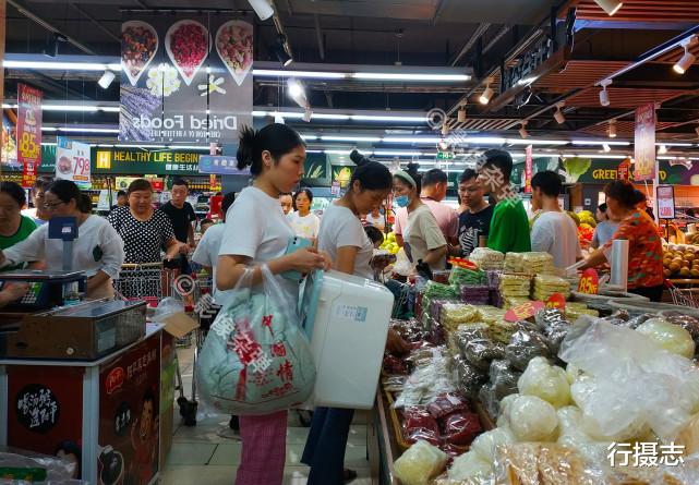 长沙|长沙超市打折促销，市民“跟风”哄抢，都是白菜价吗？