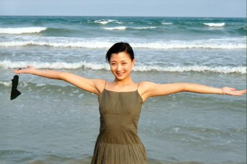 殷桃|殷桃这朵绽放了40年的花，却被一个“痞子”给摘走了！