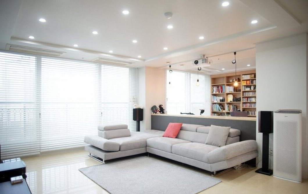 电影|客厅放满墙投影屏,砸掉隔断墙在书房也能看电影!背景墙钱都省了