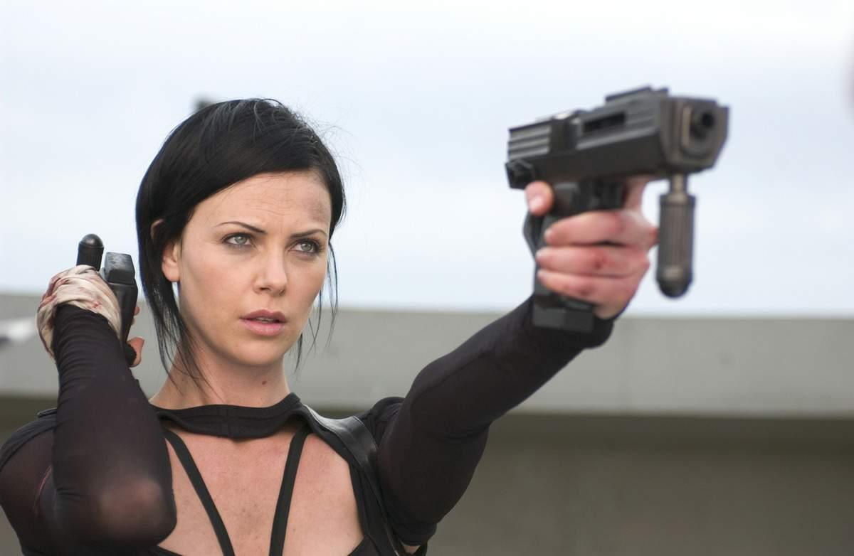 查理兹·塞隆|十一干什么？10部全程燃爆动作电影，陪你过假期