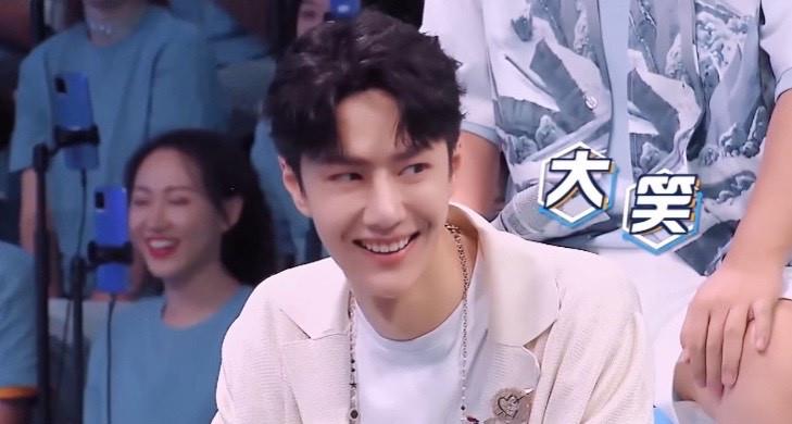 王一博|快乐大本营未播花絮，王一博专属镜头里的酷盖也太萌了！