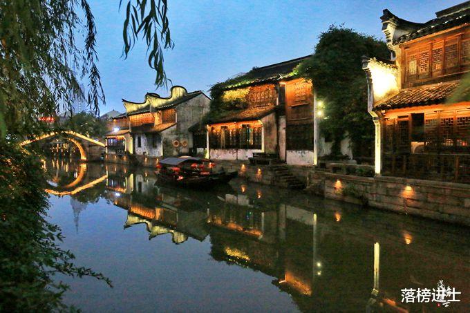 『嘉兴』嘉兴不止有乌镇和西塘，这条街区才是最值得去的地方，夜色好迷人