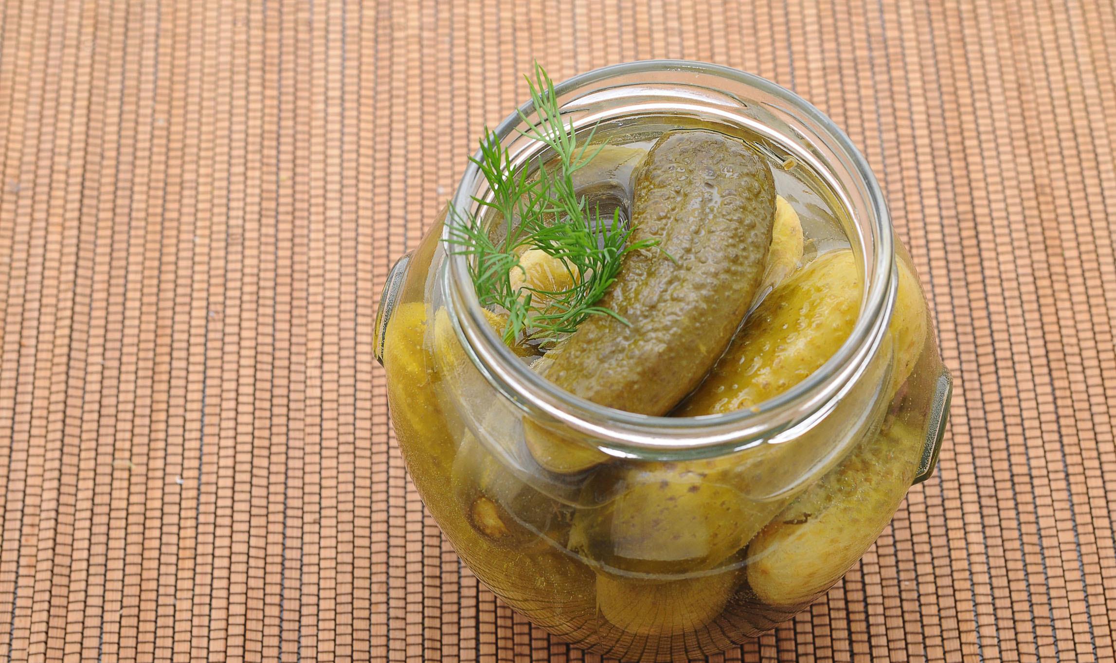 『黑木耳』36岁男子，突发脑梗离世，医生惋惜：经常吃3物，血管怎会受得了