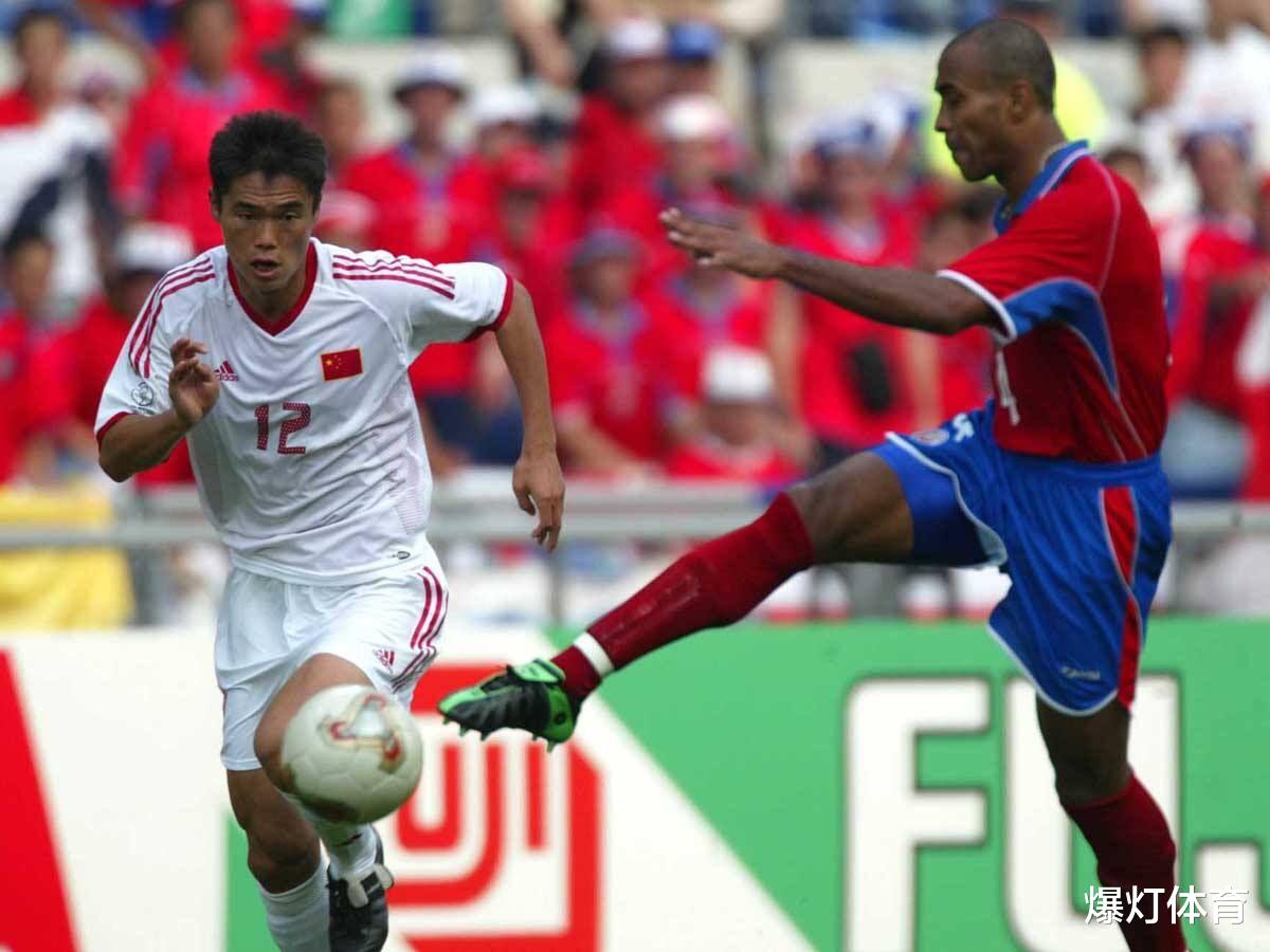 国足|国足5高中锋!平均身高1米87,头球能力一流,第5曾1场进5球