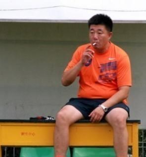 『山东鲁能』泰山队史首位12号球员，后成鲁能足球教父，曾帮青岛输球保级